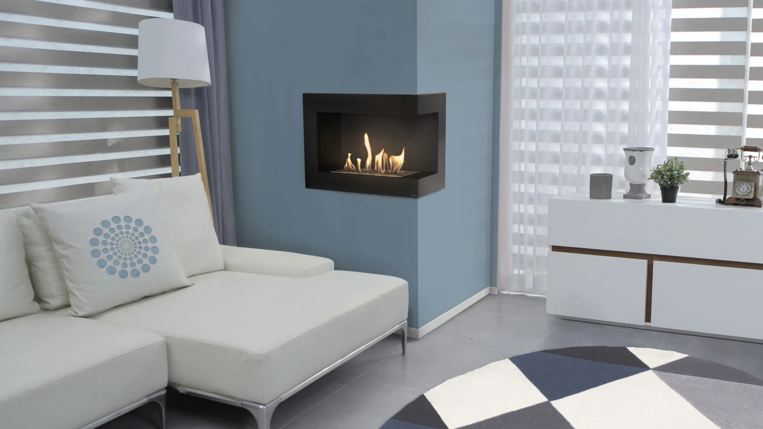 Corner bio fireplace