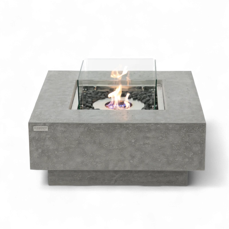 Manhattan biopejs i grå – rektangulært ildbord med glas og 2,6 liters brænder Manhattan biopejs i Grå – lavt ildbord i grå fiberbeton med glas og bronze glassten