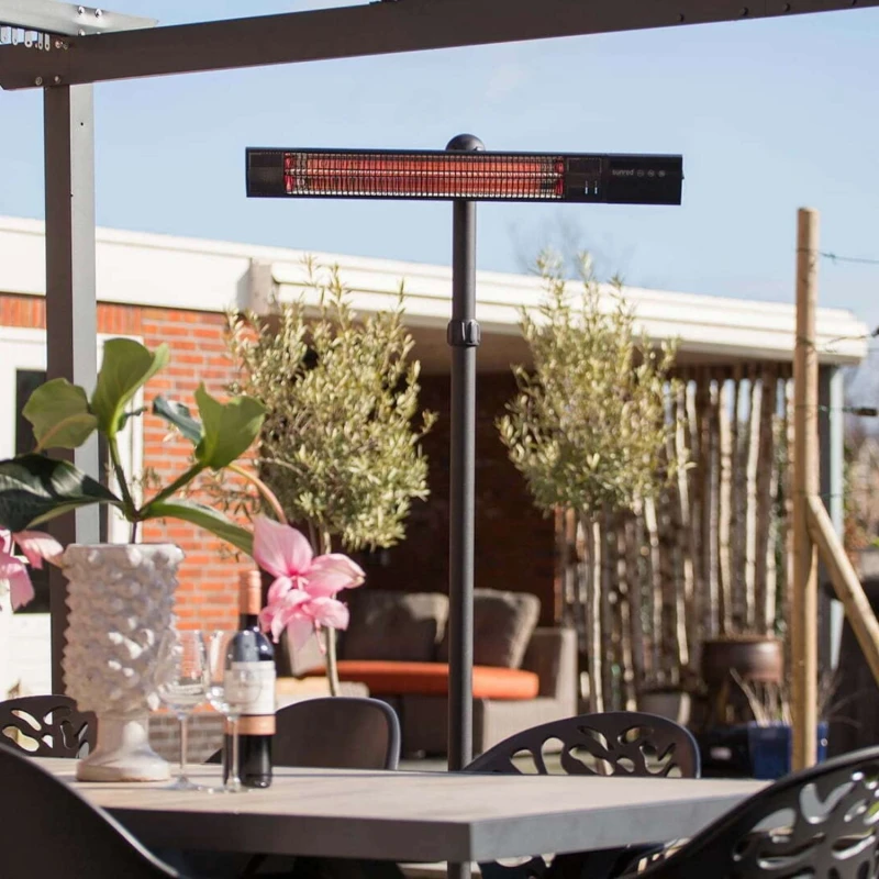 Sunred Royal Diamond 2500 watt elektrisk terrassevarmer p&aring; sort stand