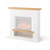 Marco de chimenea Shelford blanco de ArtiFlame con acabado en roble, ideal como elemento decorativo independiente o para inserta