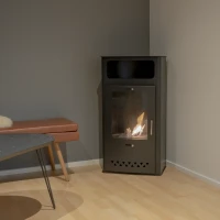 Vrijstaande bio-ethanol haard in hout kachel design. Brandtijd 5 uur. Afmetingen: H: 98 x B: 52 x D: 34 cm.