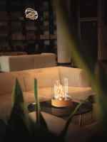 Tafel biohaard in kurk genaamde dansende vlammen