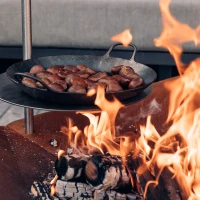 H&ouml;fats TRIPLE Tafel voor grillen en koken op TRIPLE vuurkorven.
