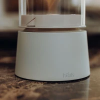 H&ouml;fats SPIN Air 900 Cr&egrave;mewitte Tafel Bio-ethanolhaard met Hoge Cilindrische Glas en Ronddraaiende Vlammen