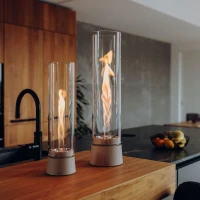 H&ouml;fats SPIN Air 900 zandkleurige bio-ethanol tafelhaard met hoog cilindervormig glas