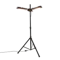 Zwarte elektrische terrasverwarmer gemonteerd op parasol