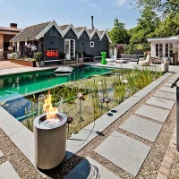 Lage biohaard van planika met een betonnen voetstuk. Maat: &Oslash;: 41 x H: 77,2 cm