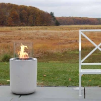 Lage biohaard van planika met een betonnen voetstuk. Maat: &Oslash;: 41 x H: 77,2 cm