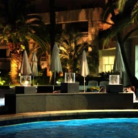 Deze moderne biohaard inzet heeft een brandtijd tot op 6,5 uur. Maat &Oslash;: 41,2 x H: 41,2 cm