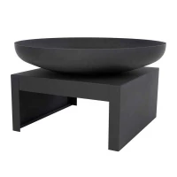 Kokta industri&euml;le en donkere vuurschaal 