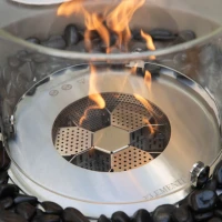 Ronde grijze bio-ethanol vuurtafel met bronzen glaskiezels en windscherm