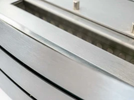 Vrijstaande gebogen brander op bio-ethanol