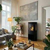 Lincoln bio-ethanol haard in houtkachelontwerp - zwarte afwerking, vrijstaande versie, milieuvriendelijk en elegant.