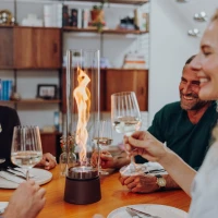 H&ouml;fats SPIN Air 1200 oxyde rood bio-ethanol tafelhaard met hoog cilindervormig glas