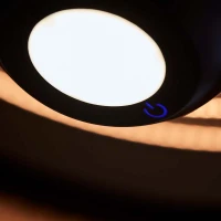 Hangende terrasverwarmer met lampenkap