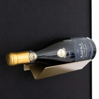 Vinreol til 6 flasker p&aring; Akustikpanel