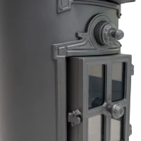 Klassieke vrijstaande bio-ethanolkachel in zwart, met regelbare vlam en milieuvriendelijke bio-ethanolbrandstof.