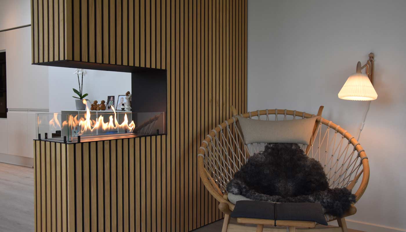 Foco Room Divider bygget ind i i-Wood paneler