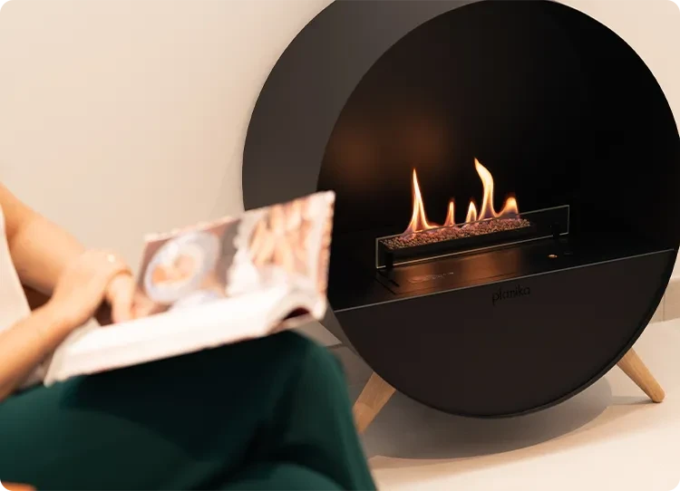 Vrijstaande bio-ethanol haard met automatische brander van Planika 